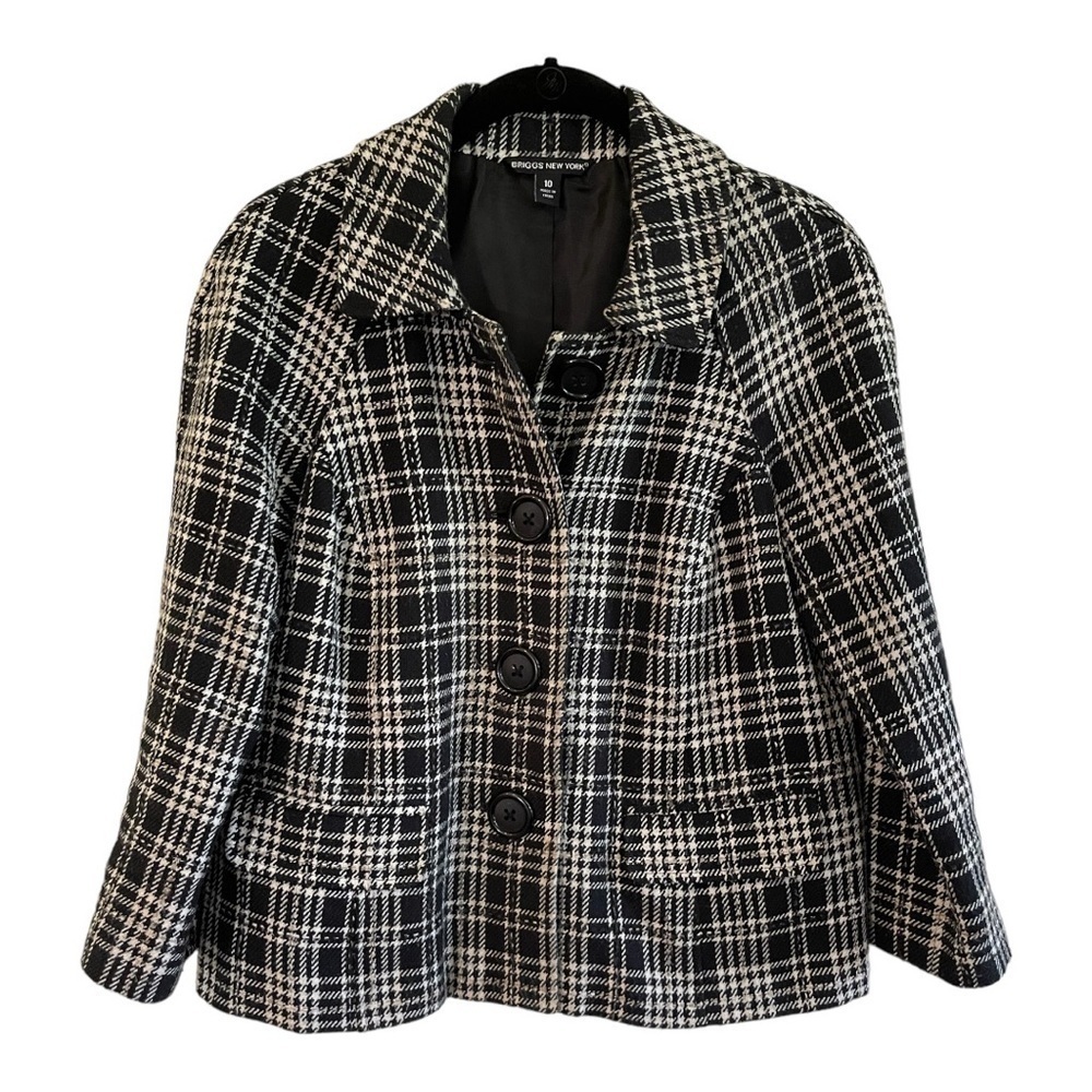 BRIGGS NEW YORK, SWING JACKET. BLACK & WHITE PLAID WITH BUTTON FRONT. SIZE 10